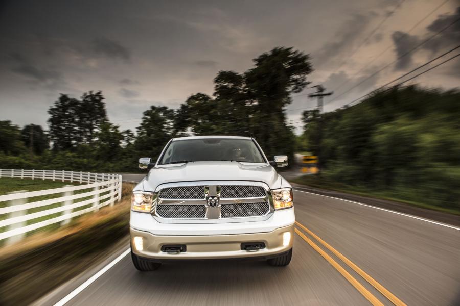  Dodge Ram 1500 Laramie Longhorn Crew Cab 2013 года  (фото 13 из 24)
